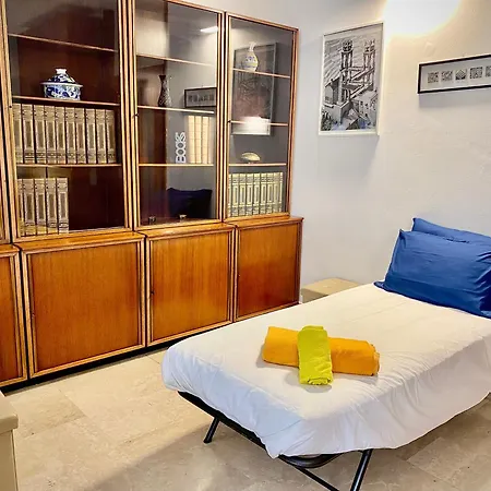 Stanza Cristina E Patrizia Fiere E Moda M4 California Self-check-in Gasthuis Milaan